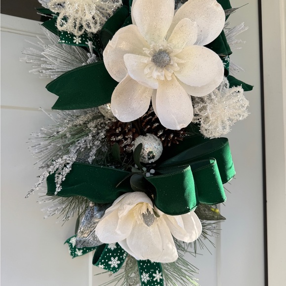 SOLD LOCALLY. Winter Magnolia Swag/Centerpiece/Door Hanger - Picture 14 of 16